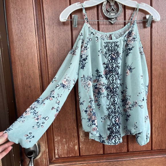 Womens Rewind Blouse - Picture 2 of 4